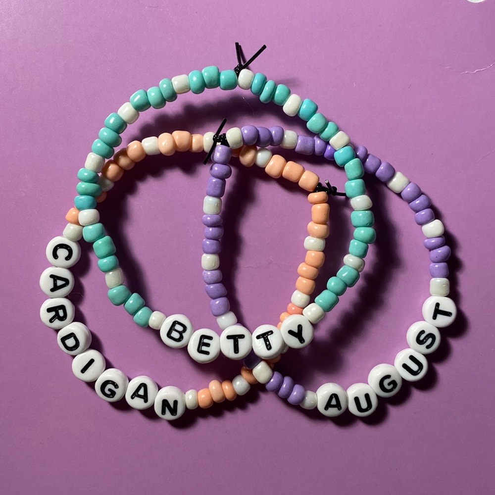 TAYLOR SWIFT BRACELETS